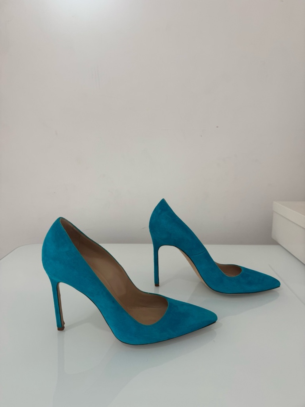 Manolo Blahnik BB 105 Suede Stilleto Pumps in Turquoise Blue, Size 37